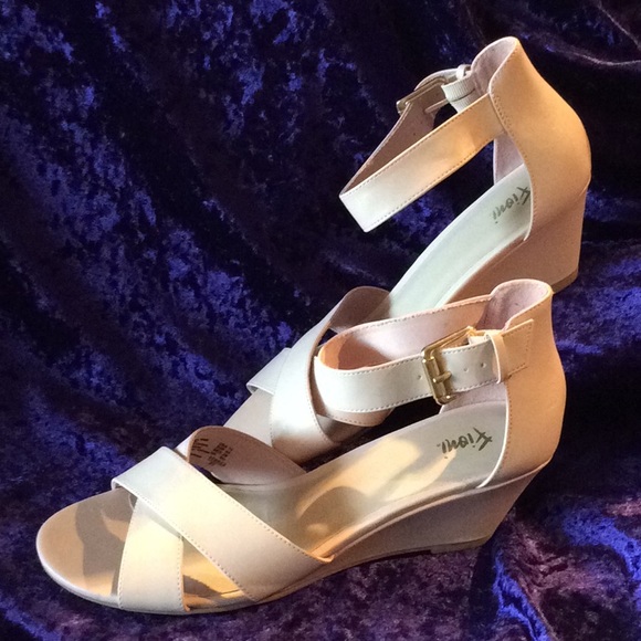 fioni princess wedge